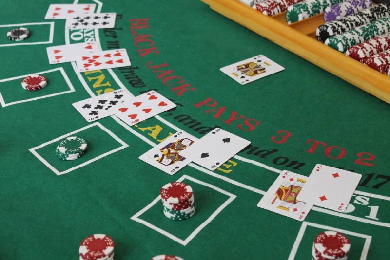 Mẹo Chơi Blackjack Không Thua Nhà Cái Từ Bet Thủ 5 Đừng hùa cược theo đám đông